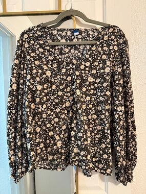 Old Navy Black Floral Button-Front Blouse